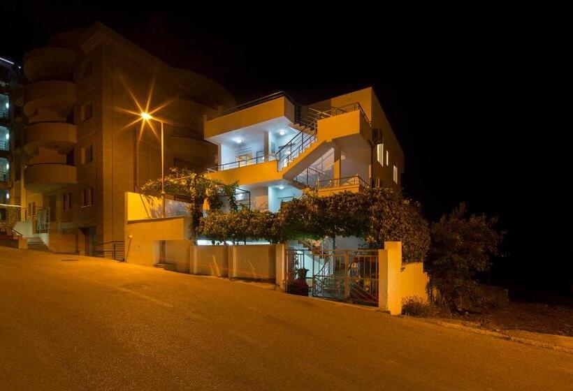 اتاق استاندارد سه نفره, Guest House Ugljevarevic