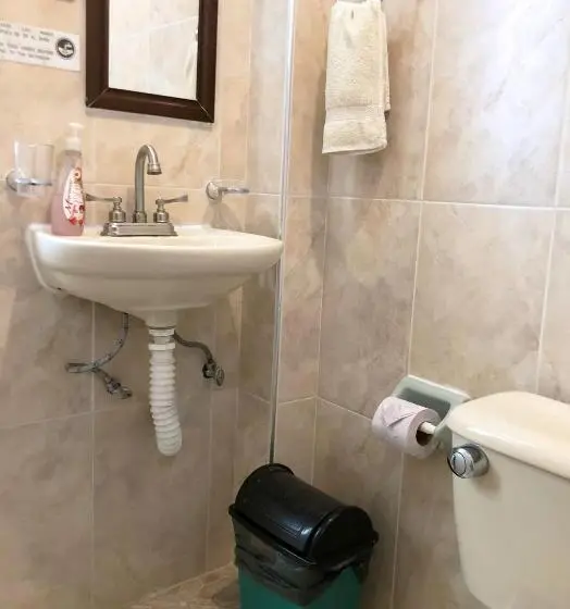 Villa 3 Makuuhuonetta, Jatziri