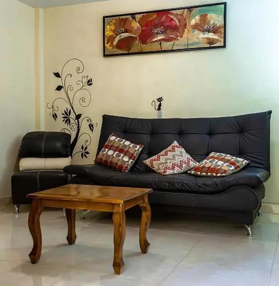 Villa 3 Makuuhuonetta, Jatziri