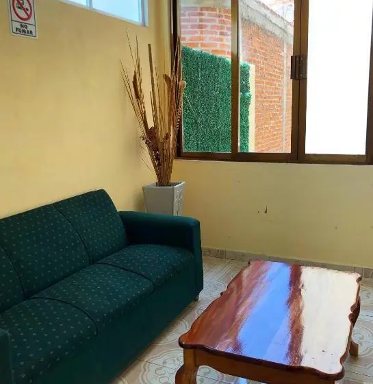 Villa 3 Makuuhuonetta, Jatziri