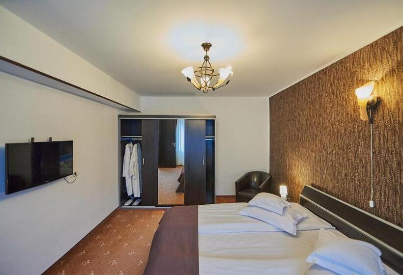 バルコニー付スイート, Pensiunea Noni