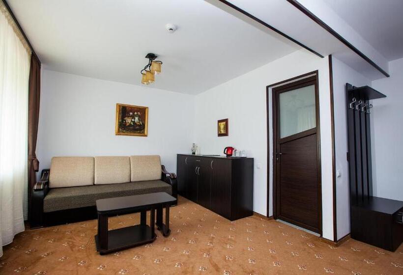 バルコニー付スイート, Pensiunea Noni