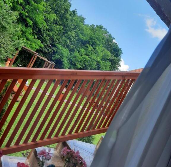 Апартаменты 2 Спальни, Pensiunea Poiana Avrigului