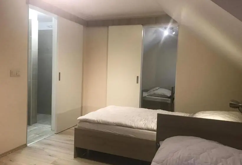 اتاق استاندارد چهار تخته, Apartman Gondola