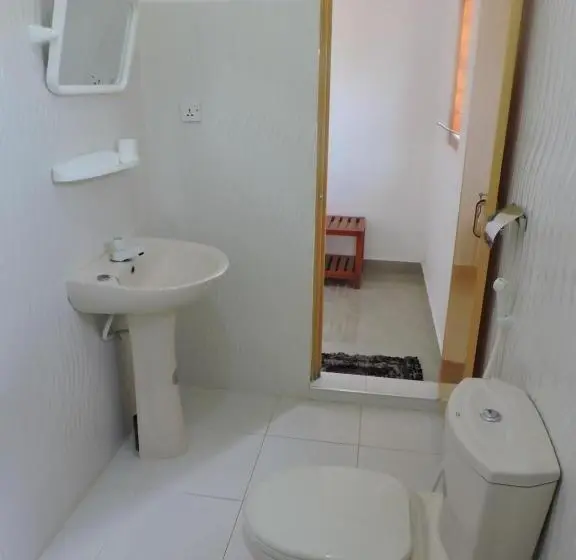 Standard Neljän Hengen Huone, Gopalapuram Guest House