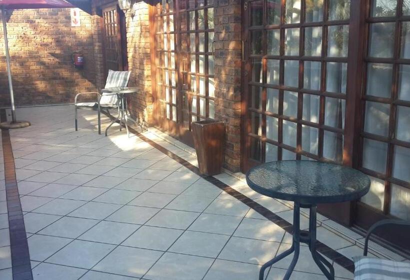 스탠다드 룸, Njala Guest House