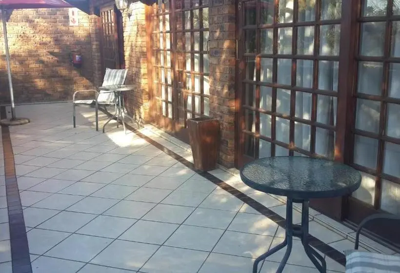 スタンダードルーム, Njala Guest House