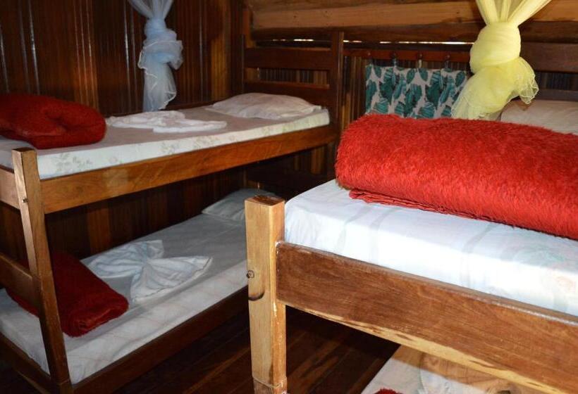 스탠다드 4인용 룸 공용 욕실, Pousada E Hostel Caminho De Santiago