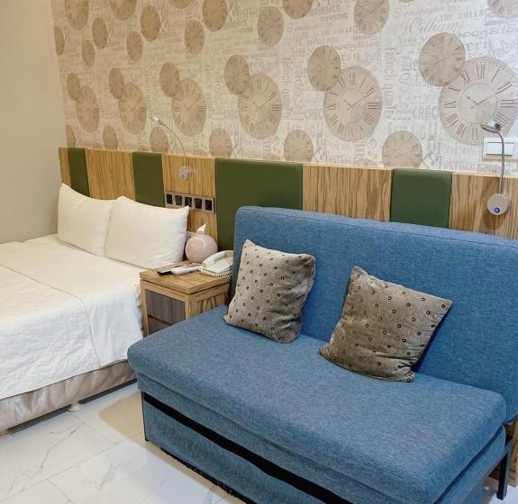 اتاق لوکس, H