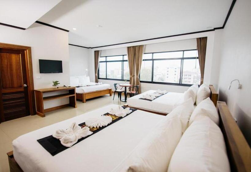 디럭스 패밀리 룸, Sisombat Plaza