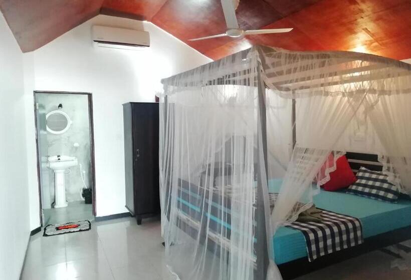 Номер Стандарт Вид на Море, Universal Beach