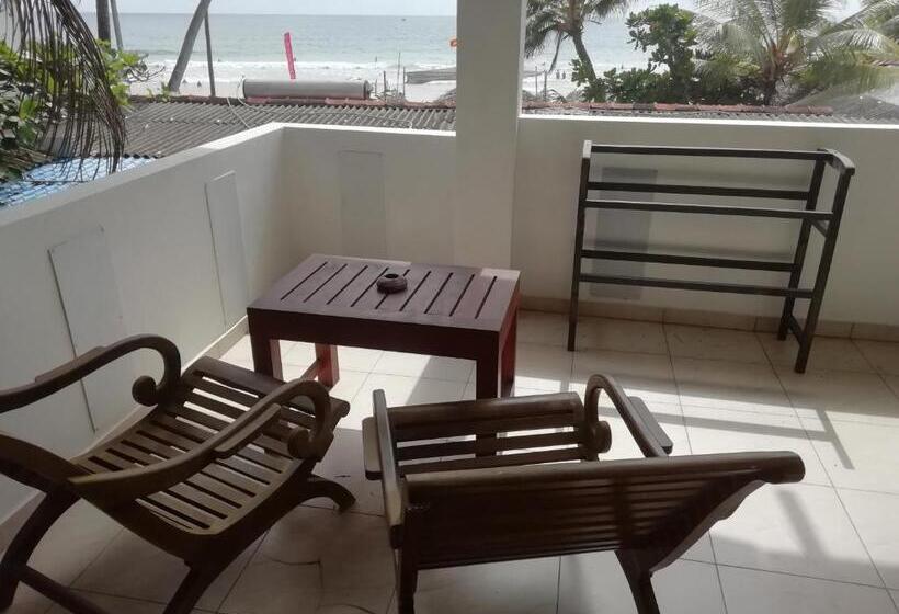 Трехместный Номер Deluxe Вид на Море, Universal Beach