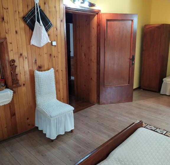 Номер Стандарт Трехместный, Gologanova House