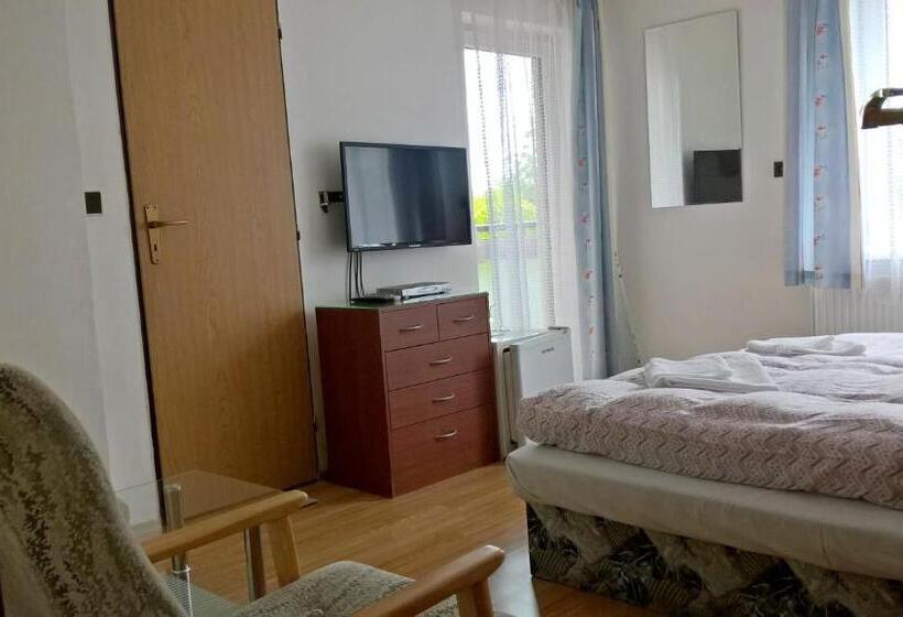 标准间带阳台, Penzion Kalina