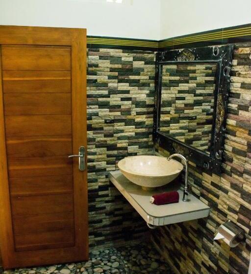 בקתה דלוקס, Shri Ganesh