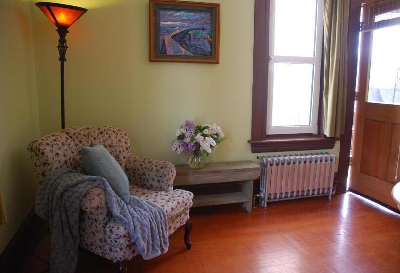 סוויטה משפחתית, Victoria Falls House