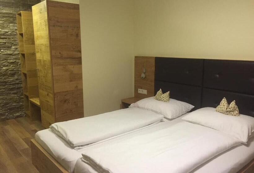 Семейный Номер, Schnepfenhof