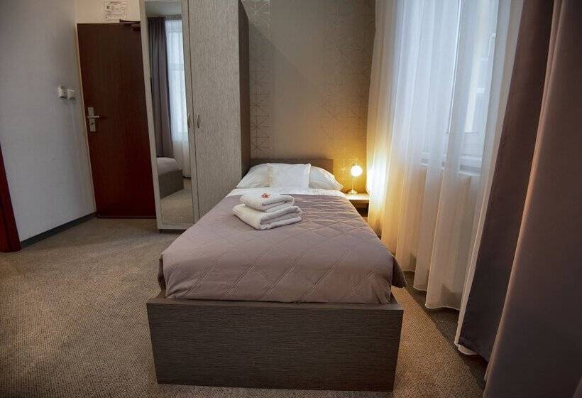 Quarto Estandar Individual, Penzion Sport