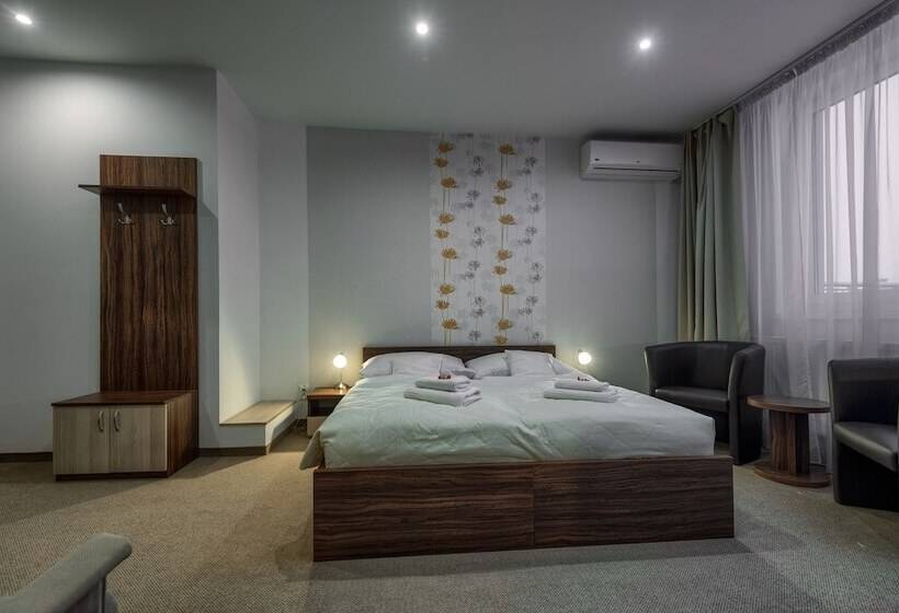 Quarto Triplo Estandar, Penzion Sport