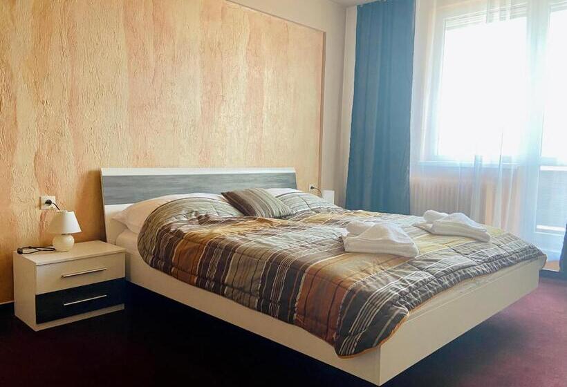 带阳台套房, ďumbier