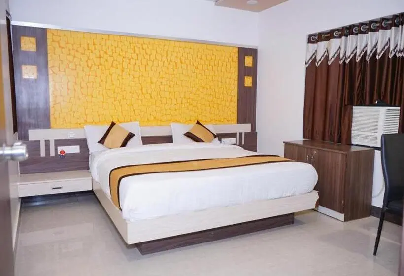 Quarto Deluxe, Gopal