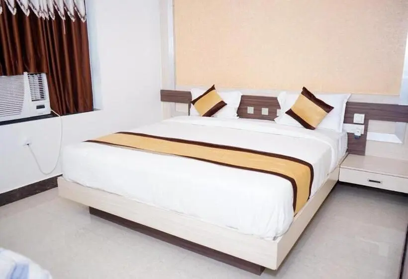 Quarto Deluxe, Gopal