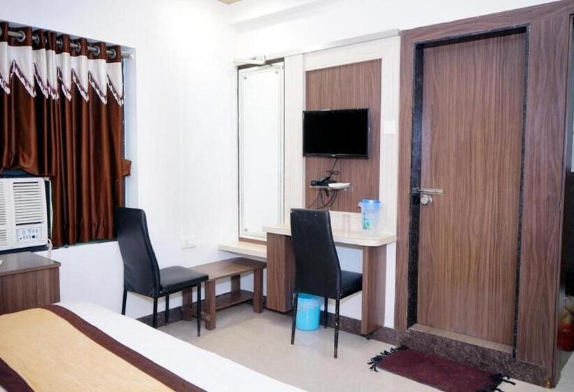 四人标准间, Gopal