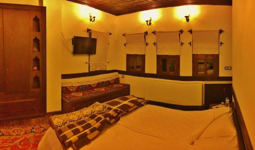 バルコニー付スタンダード４ベッドルーム, Beybagi Konak