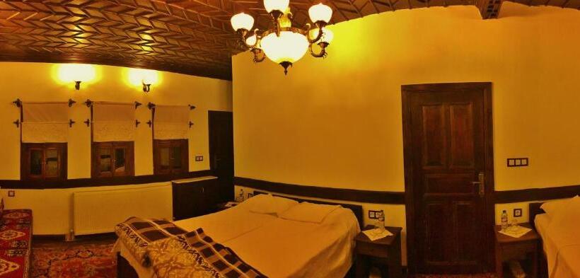 バルコニー付スタンダード４ベッドルーム, Beybagi Konak