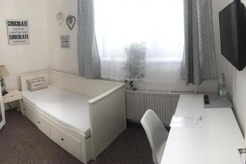 スタンダードシングルルーム, Penzion Ema B&b