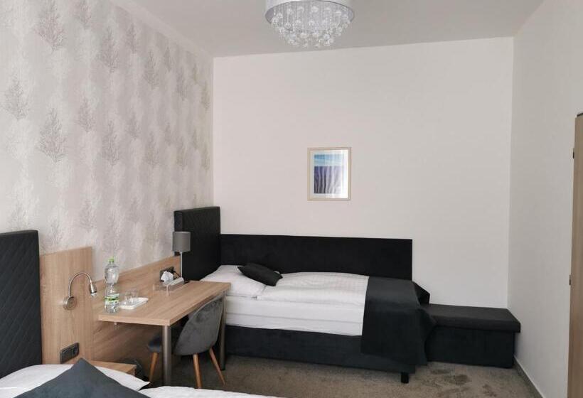 غرفة قياسية ثلاثية, Penzion Ema B&b