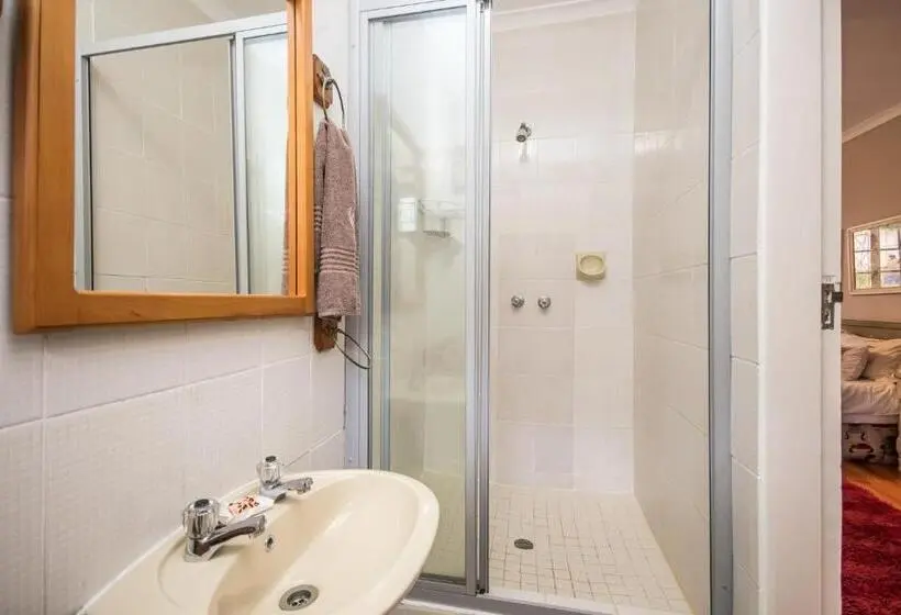 プールの見えるデラックスルーム, Warrens Guest House