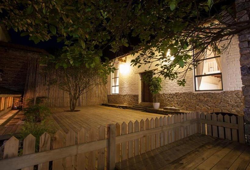 Люкс Дюплекс, Zen Box House