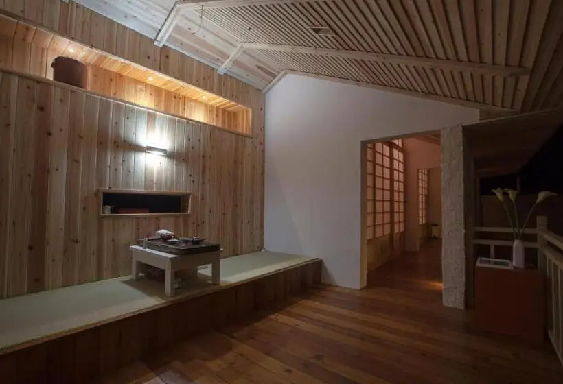スタンダードシングルルーム, Zen Box House