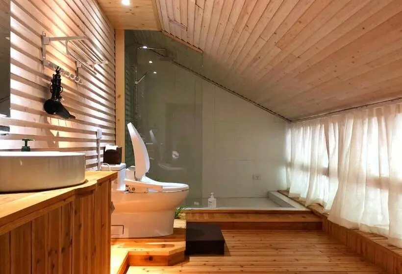 ジュニアスイート, Zen Box House