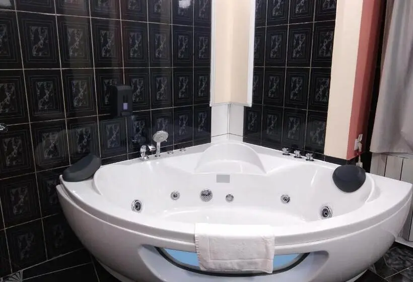 Deluxe-huone, Pensiunea Casa Rusu