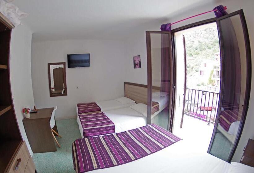 חדר משפחתי, Brise De Mer