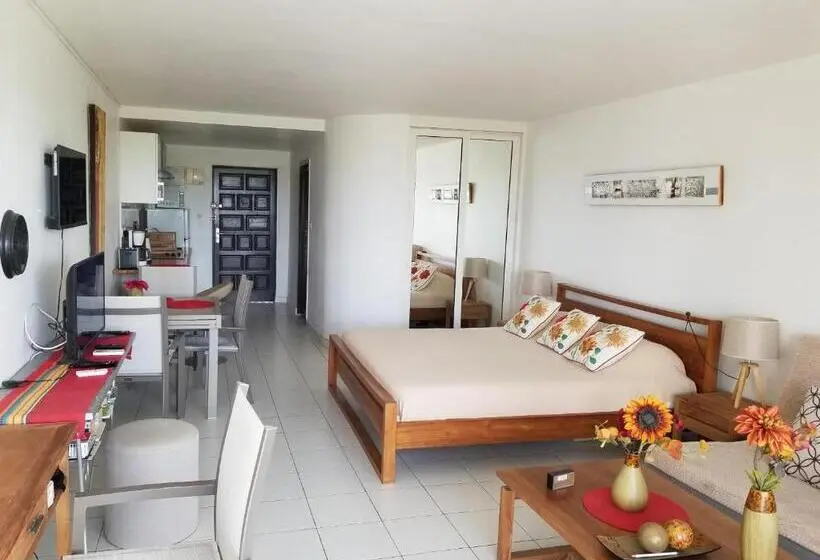 آپارتمان 1 خوابه با بالکن و چشمانداز دریا, Orient Bay Beach Studio