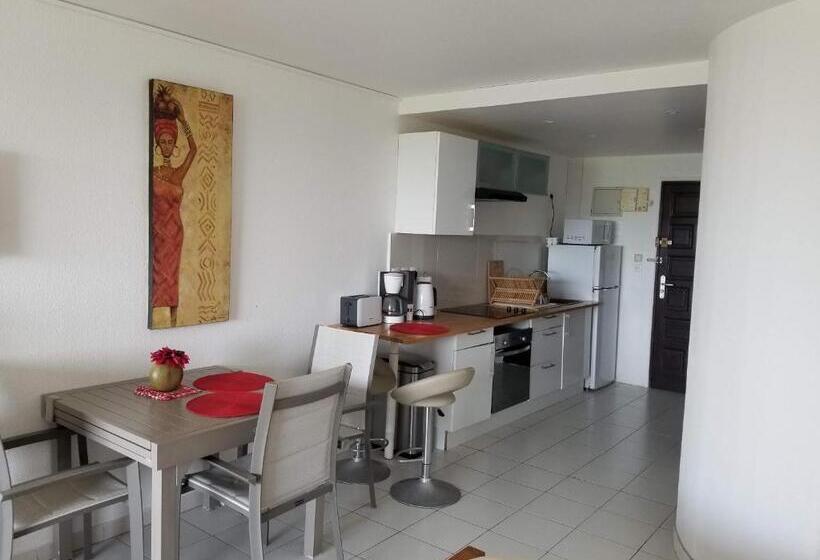 آپارتمان 1 خوابه با بالکن و چشمانداز دریا, Orient Bay Beach Studio