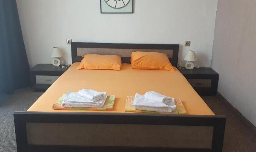 带大床的标准工作室, Guest House Compass