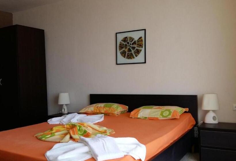 带1个卧室的带海景的公寓, Guest House Compass