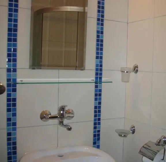 استودیوی استاندارد با چشم‌انداز دریا, Guest House Compass