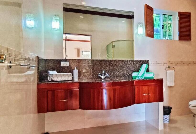스위트 킹사이즈 침대, Star View Boutique Resort