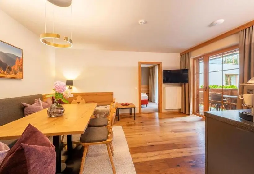 2-Bedroom Classic Apartment, Das Kaltenbach   Apart