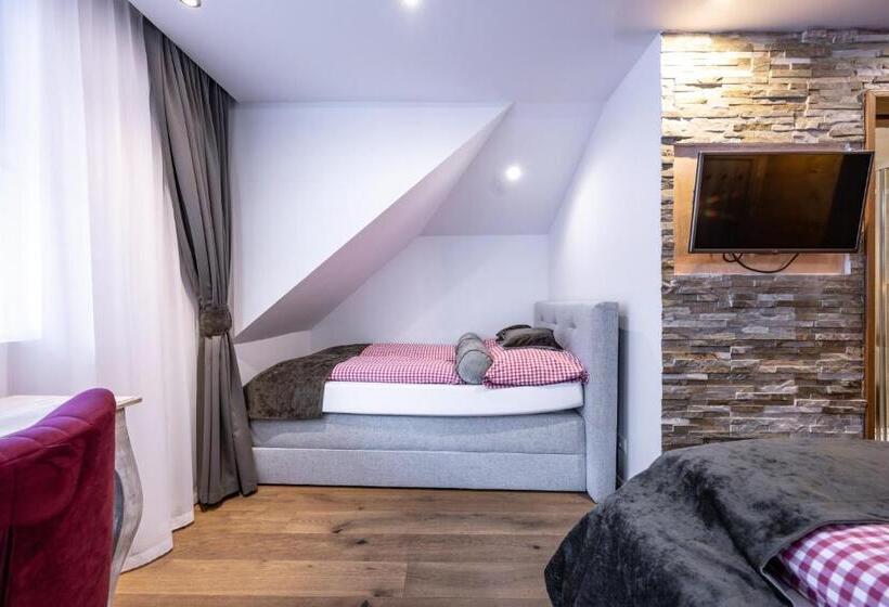 غرفة ديلوكس مزودة بشرفة, Villa Ambach