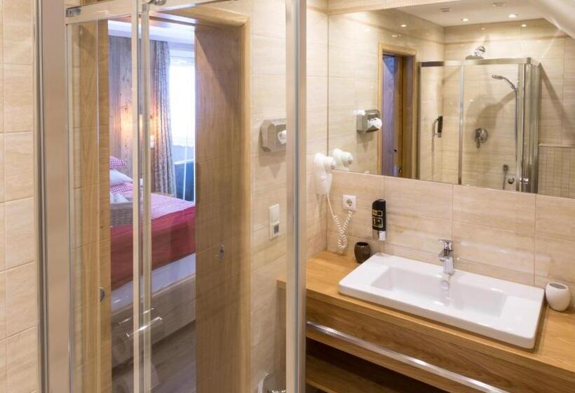 غرفة ديلوكس مزودة بشرفة, Villa Ambach