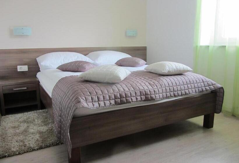 اتاق استاندارد با چشم‌انداز باغ, Villa Tollazzi