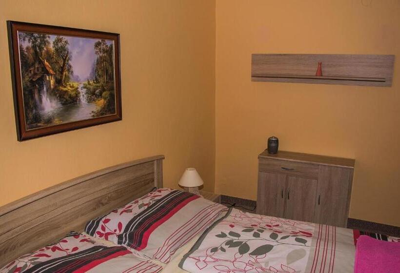 标准间带阳台, Restaurace A Pension První Mlýn Chomutov