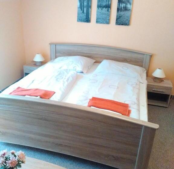 标准间带阳台, Restaurace A Pension První Mlýn Chomutov