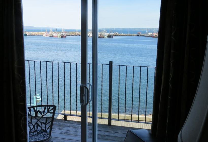 바다 전망 스위트, Dockside Suites